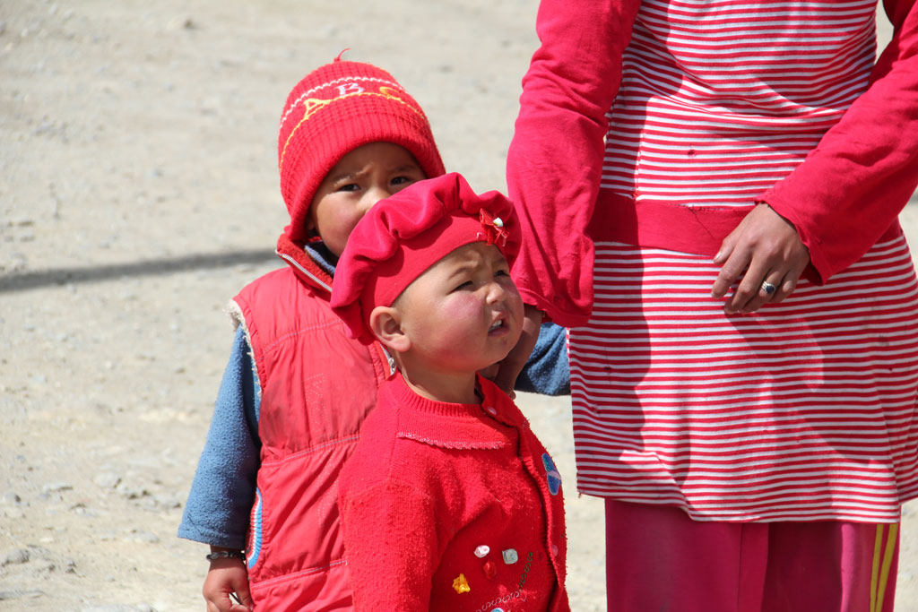 Kinder in Karakol, Kirgistan 2013